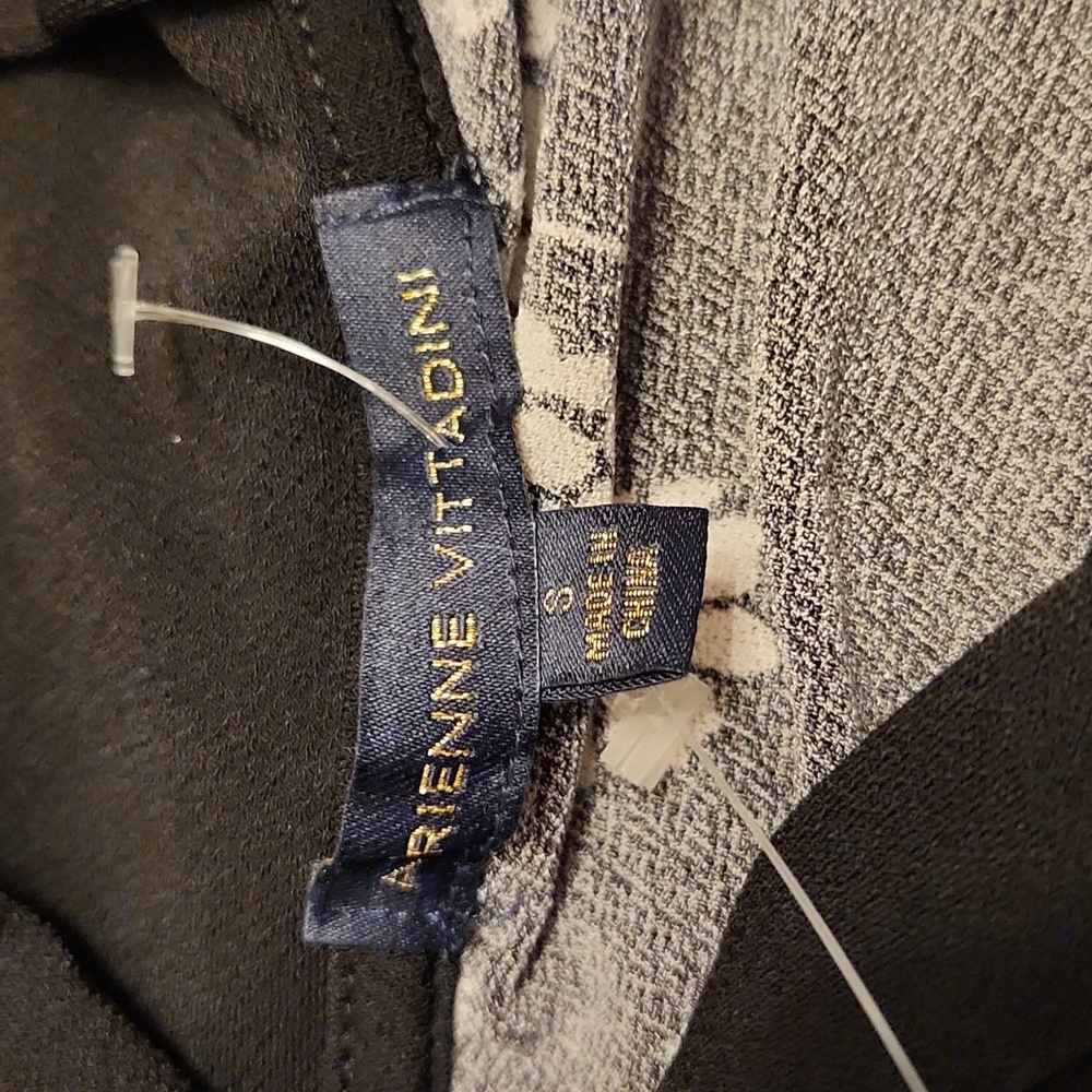 NWT Top Size Small - Picture 2 of 2